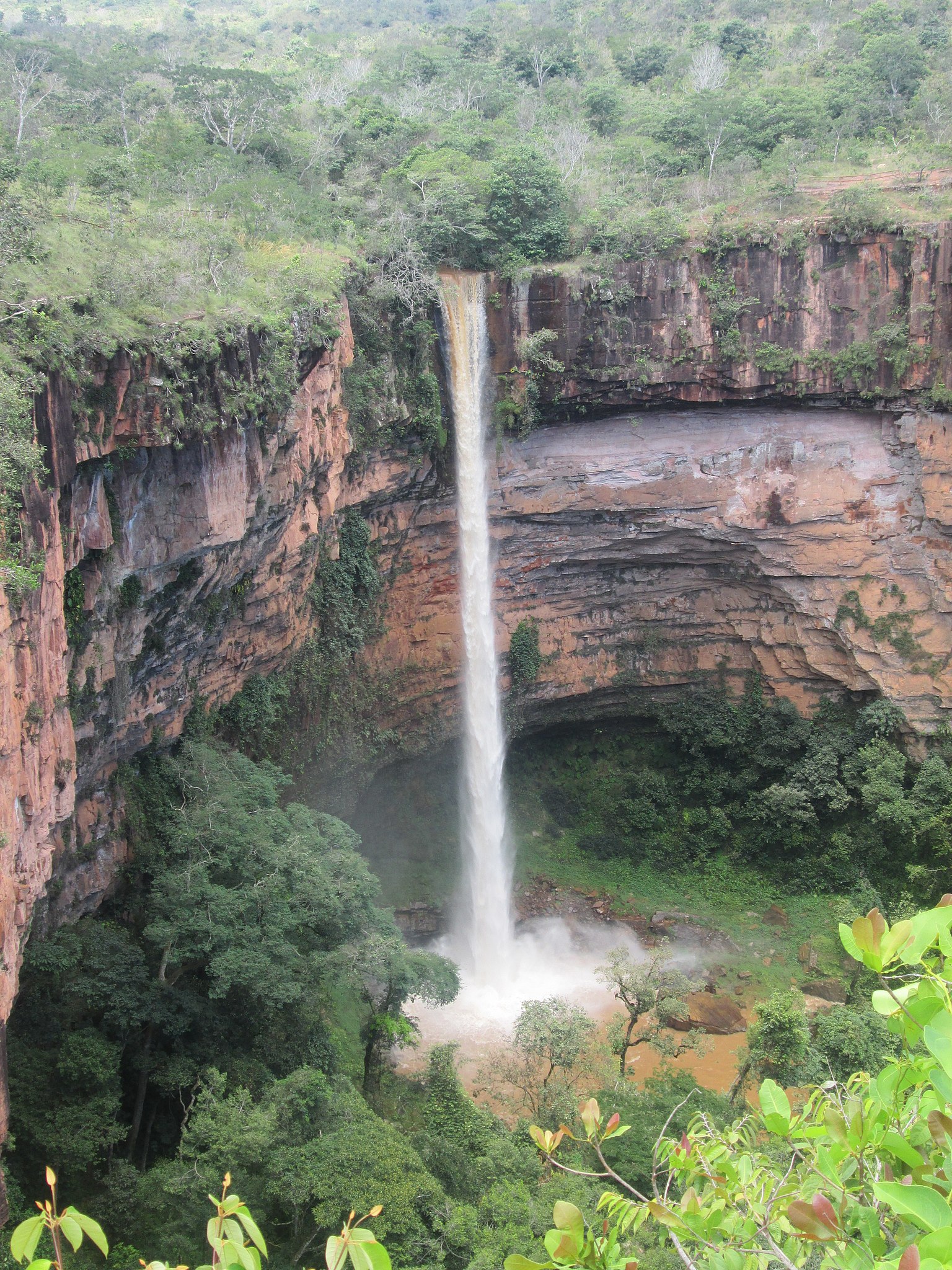 Cachoeira_Véu_de_noiva_MT_Chapada_dos_guimarães