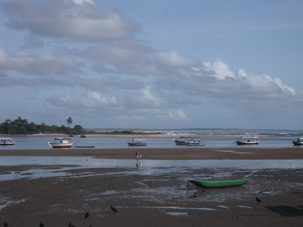 Fishing_boats_on_Itacaré