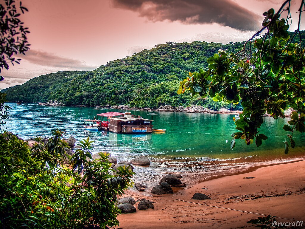Flutuante_em_Ilha_Grande_-_RJ