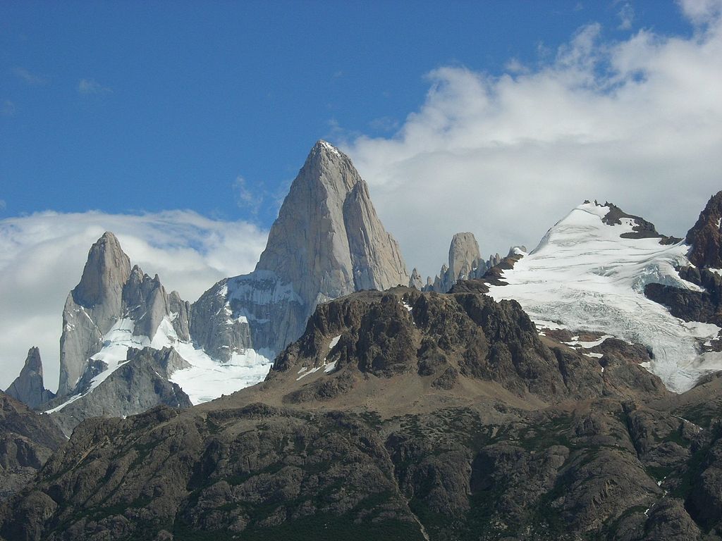Panorámica_Cerro_Fitz_Roy_(Chaltén)