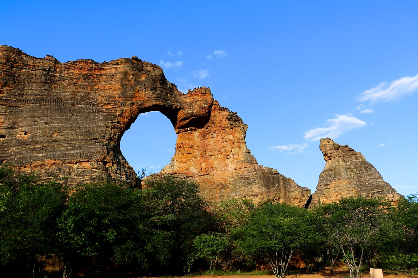 Pedra_Furada_-_Serra_da_Capivara