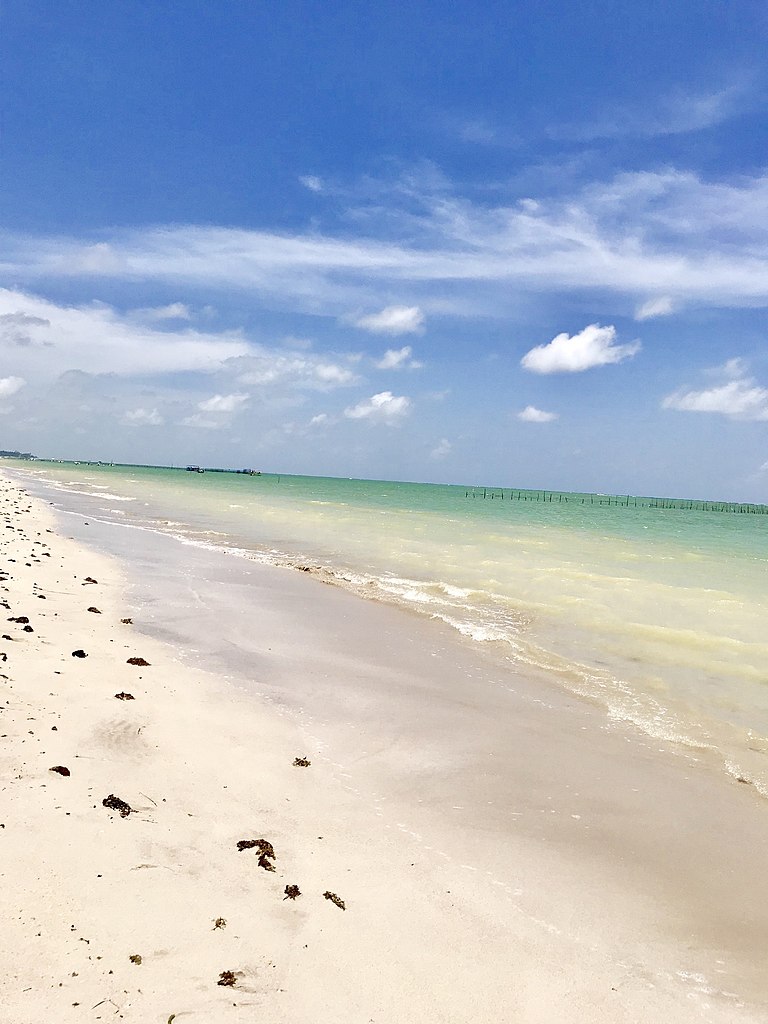 Praia_Ponta_de_Mangue_em_um_dia_de_sol